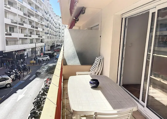 1 Bedroom Latour Maubourg Riviera 245